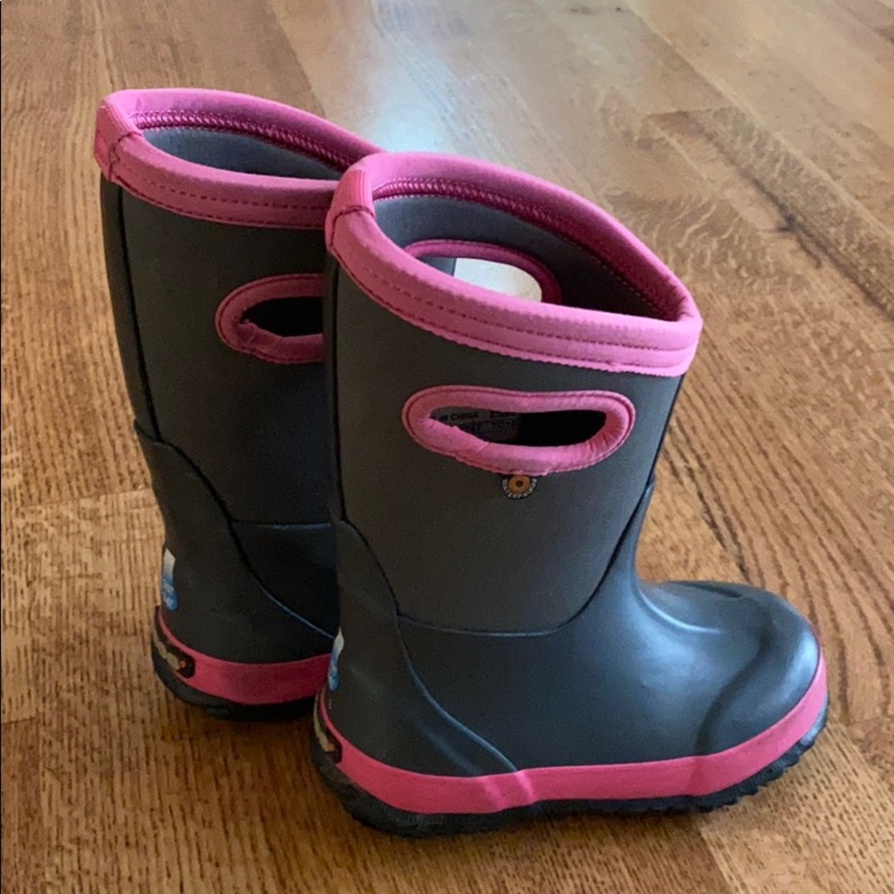 Bogs Kids gray classic matte snow boot sz 10